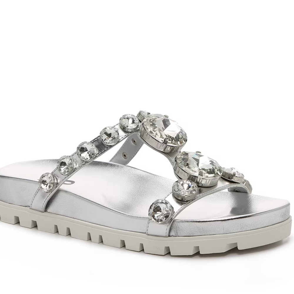 NWOB Mox No. 6 Norline embellished sandals